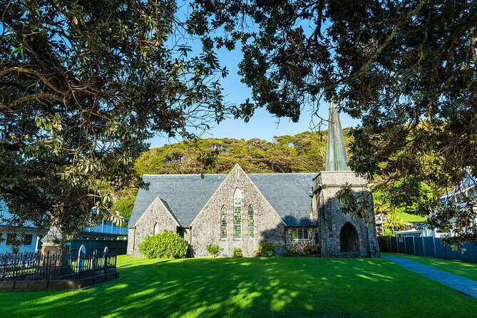 1 Hour Scenic Bay of Islands Tour - The local driver-guide touch (and why small groups matter)