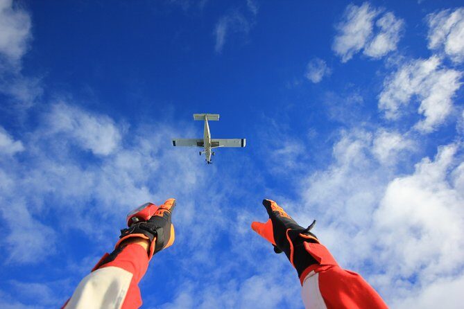 10,000ft Skydive over Abel Tasman with NZ's Most Epic Scenery - Why a 10,000ft tandem jump from Motueka hits so hard