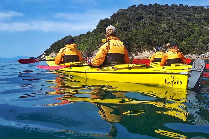 2 Day Freedom Kayak - Kayak Rental - New Zealand - The day-by-day plan: from Astrolabe Roadstead to your overnight bay