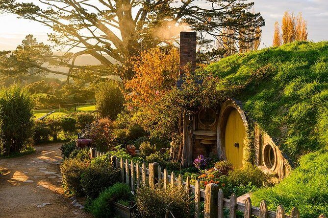 2 Day Waitomo Caves, Hobbiton Movie Set and Rotorua Tour from Auckland - Price and value: is $1,222.53 per person worth it?