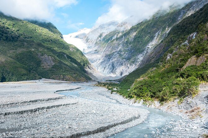 2 Day West Coast Glaciers and TranzAlpine Train: Queenstown to Christchurch - Your included night in Franz Josef: why that one stop matters