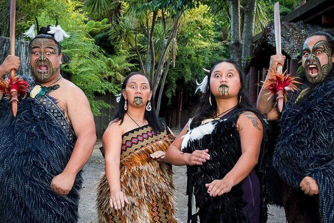 3 Day Waitomo Caves, Hobbiton Movie Set and Rotorua Tour from Auckland - Who Should Book This Tour, and Who Might Want Something Else