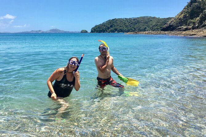 3 Hours // Hole in the Rock Cruise & Bay of Islands Tour - Hole in the Rock and Cape Brett: the iconic rock opening, with weather reality