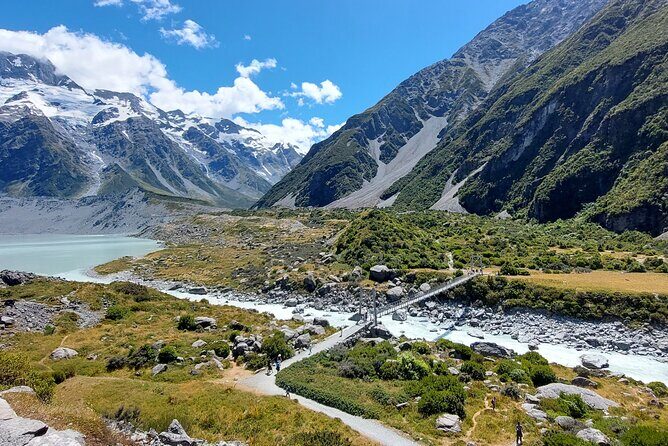 4 Day Tour to Milford Sound, Mount Cook & More from Auckland - Queenstown stops: Gardens, Skyline views, and a chance at serious speed