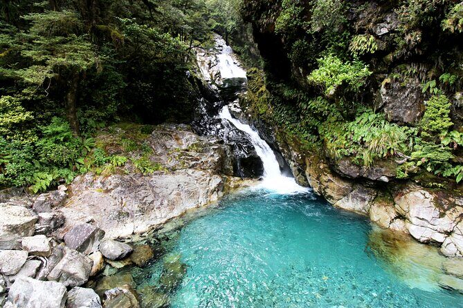 4 Day Tour to Milford Sound, Mount Cook & More from Christchurch - Lindis Pass Summit Lookout and the Drive Into Queenstown
