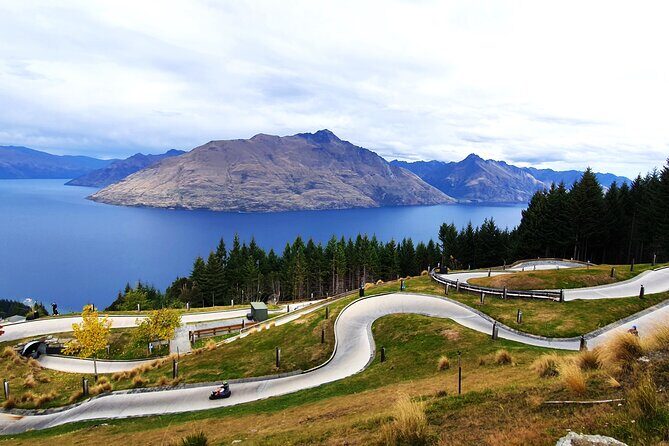 4 Day Tour to Milford Sound, Mount Cook & More from Queenstown - Day 2: Queenstown Gardens, then Skyline Queenstown rides