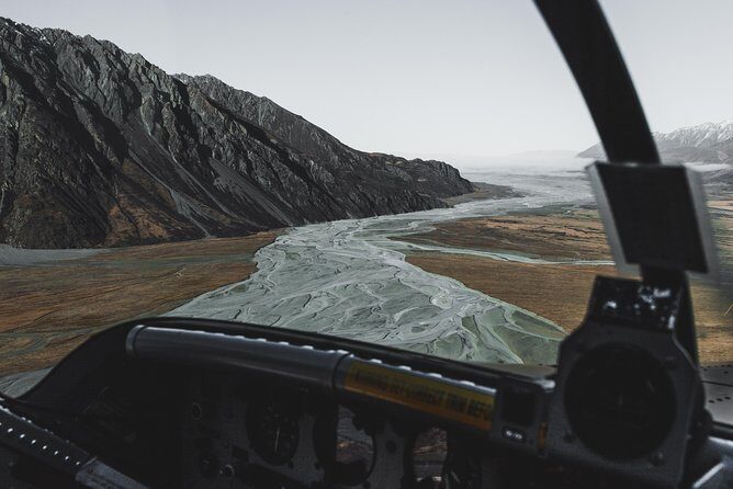 45-Minute Mount Cook Ski Plane and Helicopter Combo Tour - Stop 2: the aircraft switch on the glacier and the helicopter return over Mt Cook