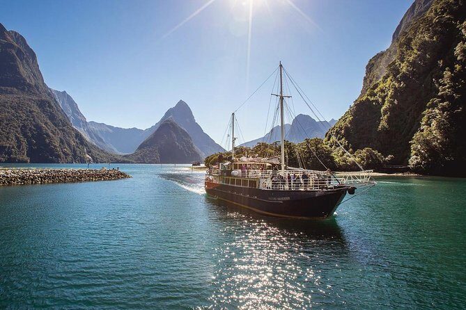 6 Day South Island Circut: Milford Sound, Queenstown and Glaciers - Day 4: Queenstown free exploration, then Skyline Gondola above Lake Wakatipu