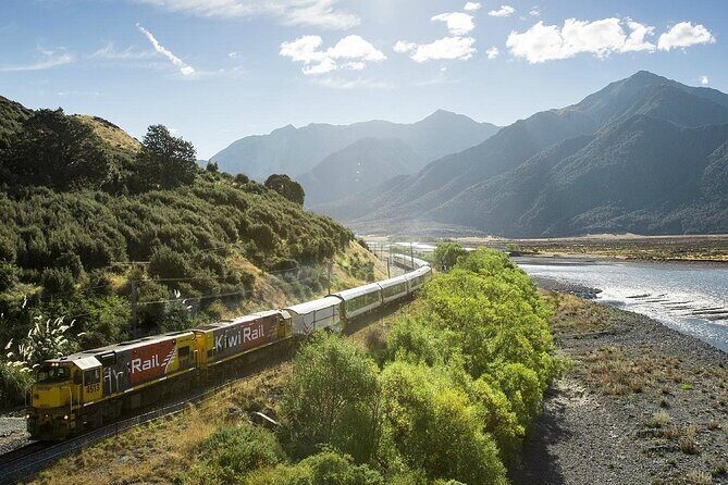 7-Day South Island Coastal Splendor Tour from Christchurch - Christchurch to Greymouth to Franz Josef: a classic West Coast landing