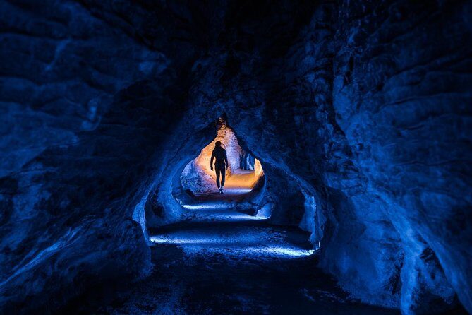 90-Minute Guided Ruakuri Cave Tour Waitomo - Entering Ruakuri Cave: The First Moments Set the Tone