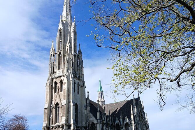 A 2 hour Small Group Dunedin City Highlights Tour - Old Cemeteries and the William Larnach Story