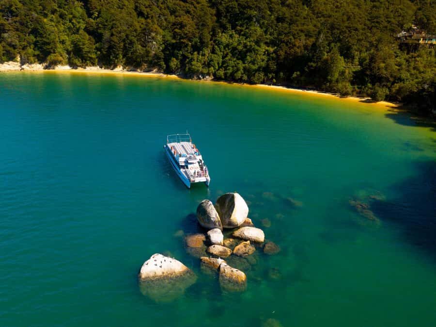 Abel Tasman National Full Park Scenic Cruise - Stay on the boat: what the Full Park cruise does and does not include