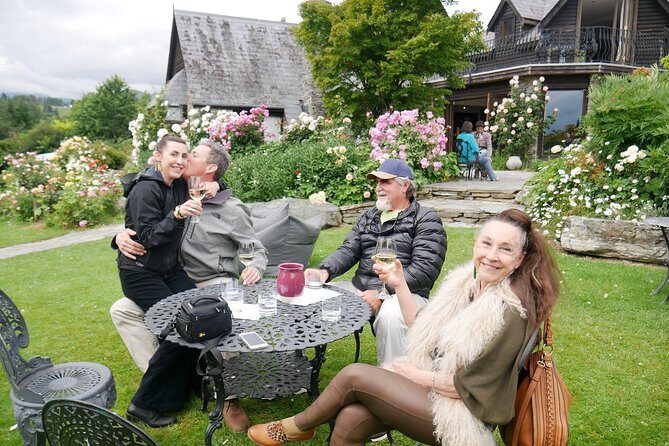 Afternoon Boutique Wine Tour - Snacks, cheese platter, and why food matters on a tasting tour