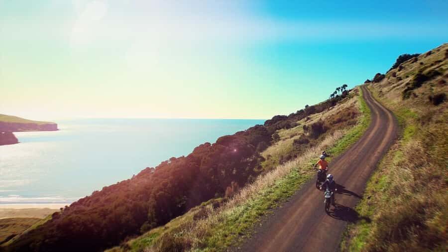 Akaroa: Lonely Beach Trail by E-Scooter. selfguided day out - Entering the crater rim: where the day actually starts