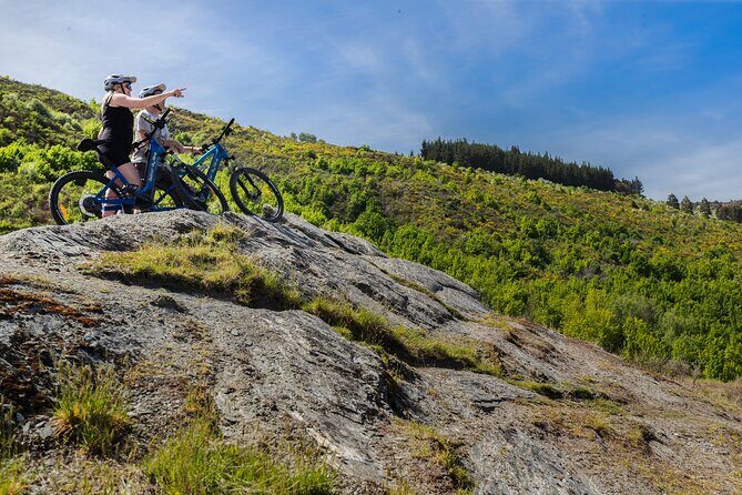 Arrowtown Electric Bike Hire - The E-Bike Setup: Helmets, Maps, Panniers, and Real Help