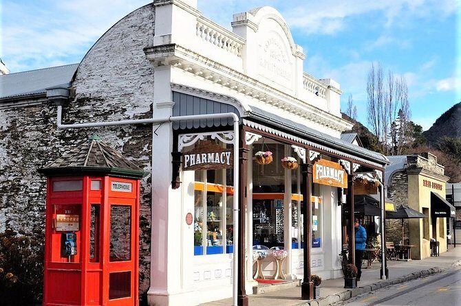 Arrowtown Wanaka Private Day Tour from Queenstown - Gibbston stop: quick wow moments and easy photos