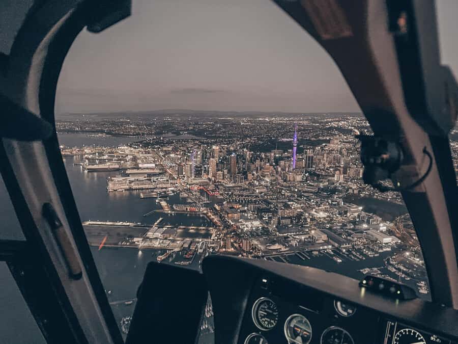 Auckland: 36 min scenic helicopter flight - Coast to Coast - Rangitoto Island and Devonport: Volcanic Crater Meets Coastal Power