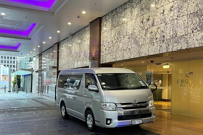 Auckland Airport Private Transfers in a Luxury Minibus - How to get the most out of your pickup