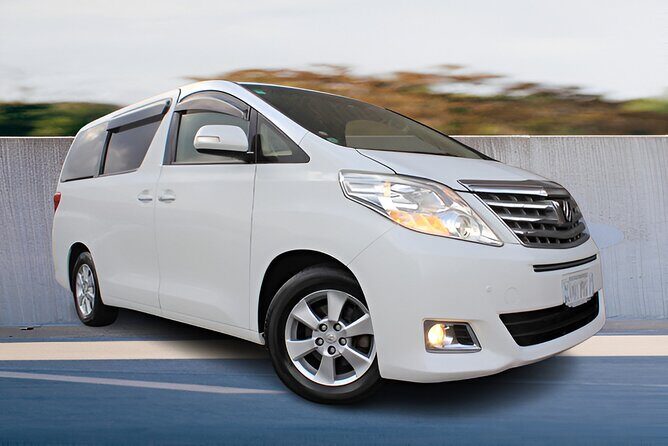 Auckland Airport Private Transfers with child car seats - Child Car Seats: Rear, Forward-Facing, and Booster Options