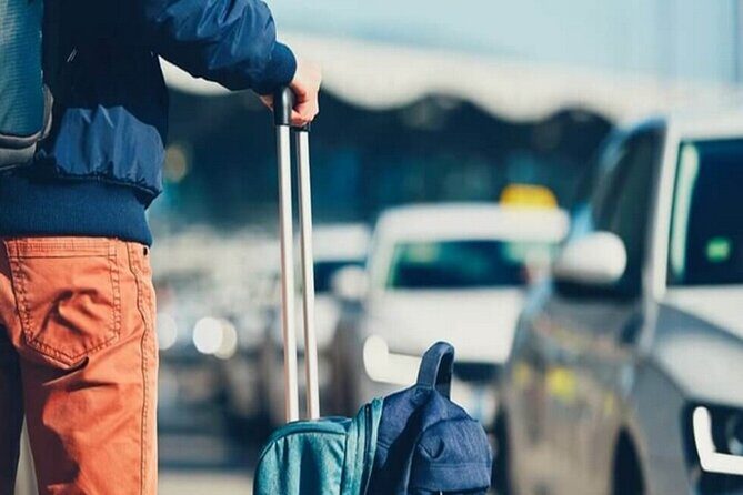 Auckland Airport Private Transfers with child car seats - The Car Experience: Air-Conditioned and Ready for Real Luggage
