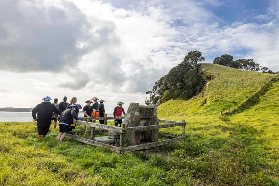 Auckland: Browns Island (Motukorea) Sea Kayak Tour - Gear, Clothing, and the Stuff You Actually Need