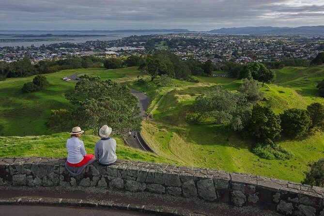 Auckland City Highlights, Afternoon Piha Beach & Rainforest Tour - Timing, Transport, and What the Day Feels Like