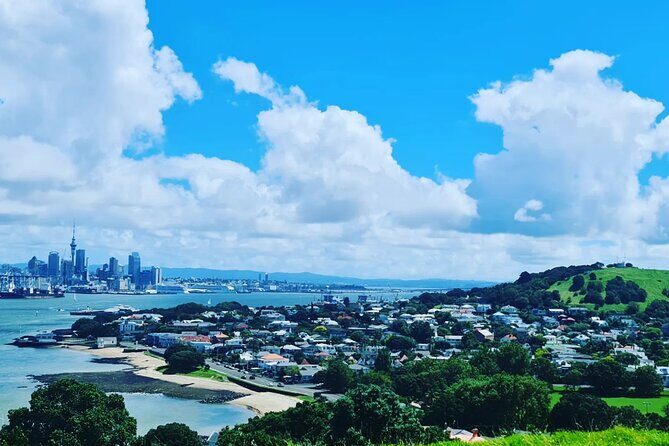 Auckland City Highlights Full Day Tour - Cornwall Park and One Tree Hill: nature inside the city