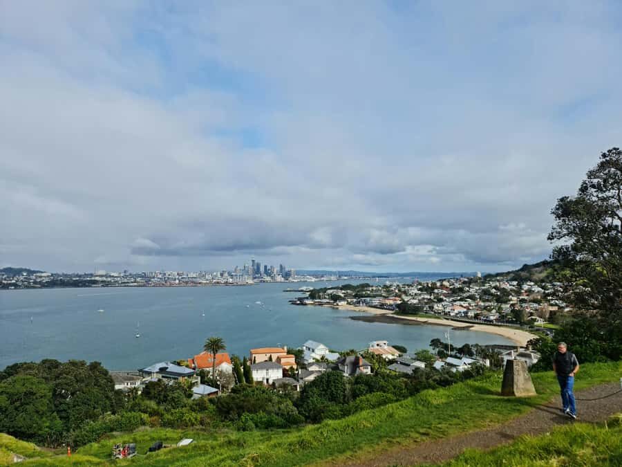 Auckland City Highlights Half Day Tour - The guide style: how hidden stories turn stops into something personal