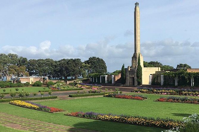 Auckland City Private Tour for Couples. Be chauffeur driven with added extras. - Price and what you actually get for up to two people