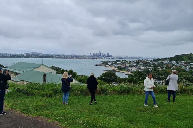 Auckland City Top Spots Half Day Tour(Small Group Tour) - Auckland Domain Wintergardens: A Quiet Reset in a 30-Minute Stop