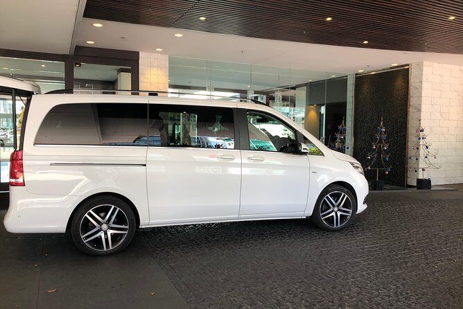 Auckland Cruise/Wharf & Airport Transfers - Sightseeing on Request: Use the Transfer as a Mini Auckland Intro