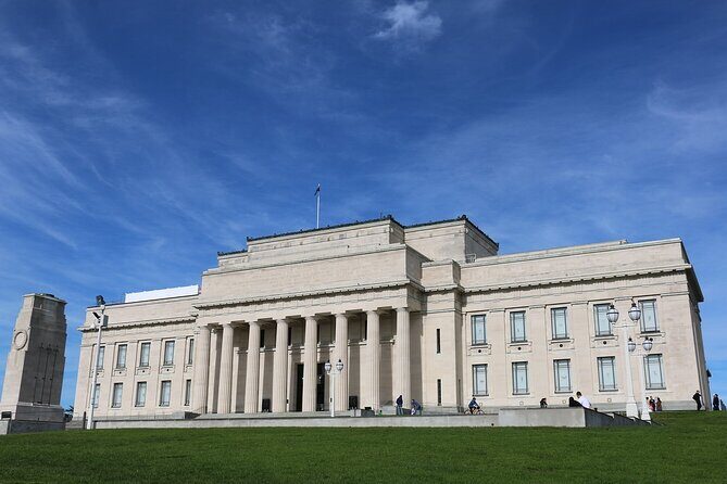 Auckland Full Day Attractions & Museums Tour - Stop 2: Mount Eden (Maungawhau) Viewpoint Time at 196 Meters