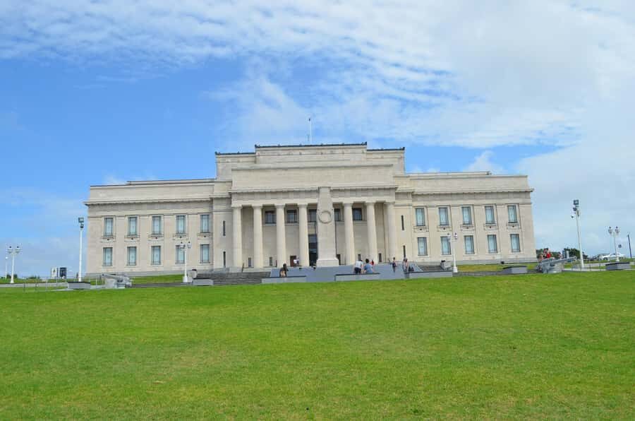 Auckland: Full-Day City Highlights Tour - Bastion Point and Mount Eden: getting higher for the full Auckland picture
