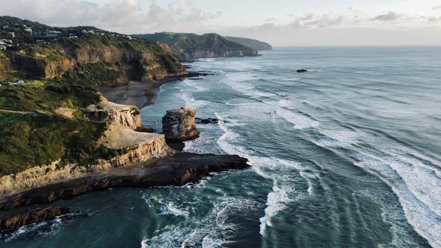 Auckland: Group Surfing Lesson with Muriwai Surf School - Coaching Style: Feedback You Can Actually Use