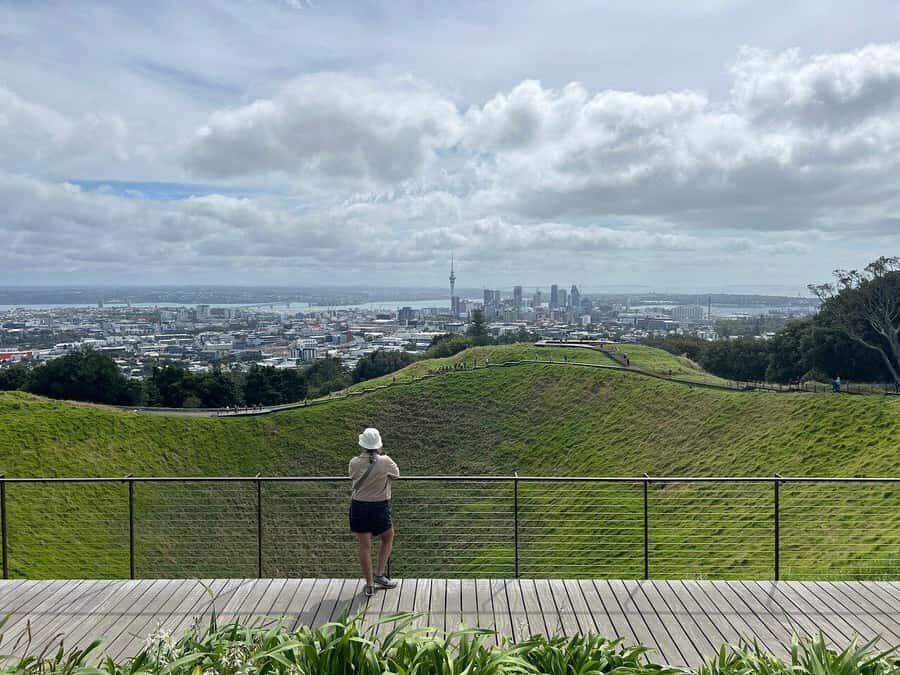Auckland: Half-Day Auckland Volcanoes Tour - Mount Eden: the crater walk that finishes with a wow factor