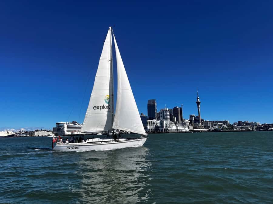 Auckland Harbour 1.5-Hour Sailing Cruise - A 50-foot sailing yacht on Waitematā Harbour: what 90 minutes feels like