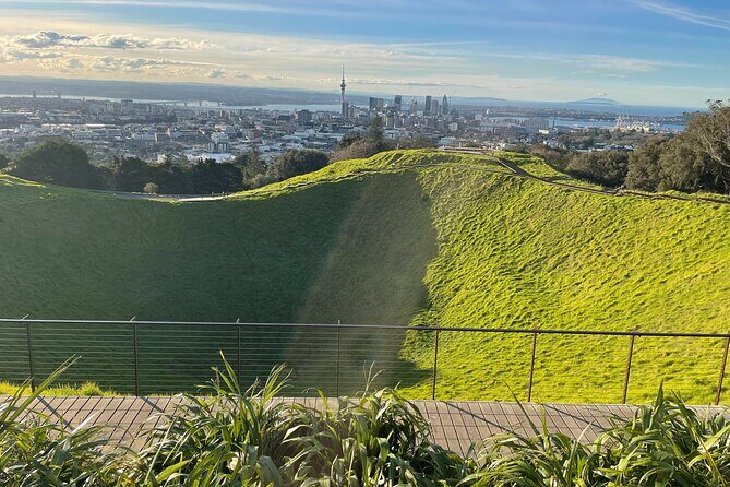 Auckland Highlight Attractions Small Group Tour - Why the guide matters more than you think (Sam, Shaun, and route tweaks)