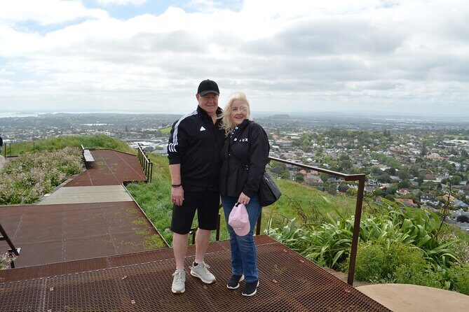 Auckland Highlights Full Day Guided Tour - Arataki Visitor Centre: culture and nature before Piha