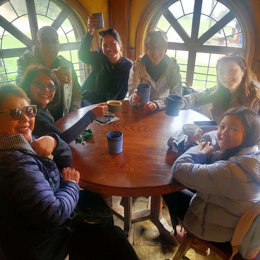 Auckland: Hobbiton and Rotorua Day Tour including Te Puia - Price and value: is $256 per person worth it?
