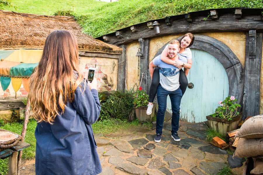 Auckland: Hobbiton Movie Set Tour with Lunch - Quick take