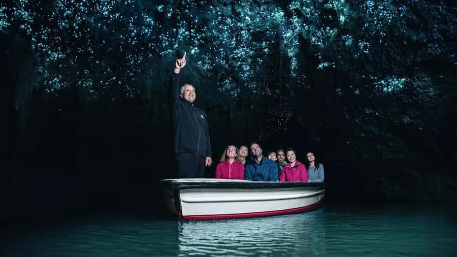 Auckland: Hobbiton, Waitomo Caves, and Rotorua 1-Way Tour - Bring This, Wear That: Simple Gear That Makes the Day Easier