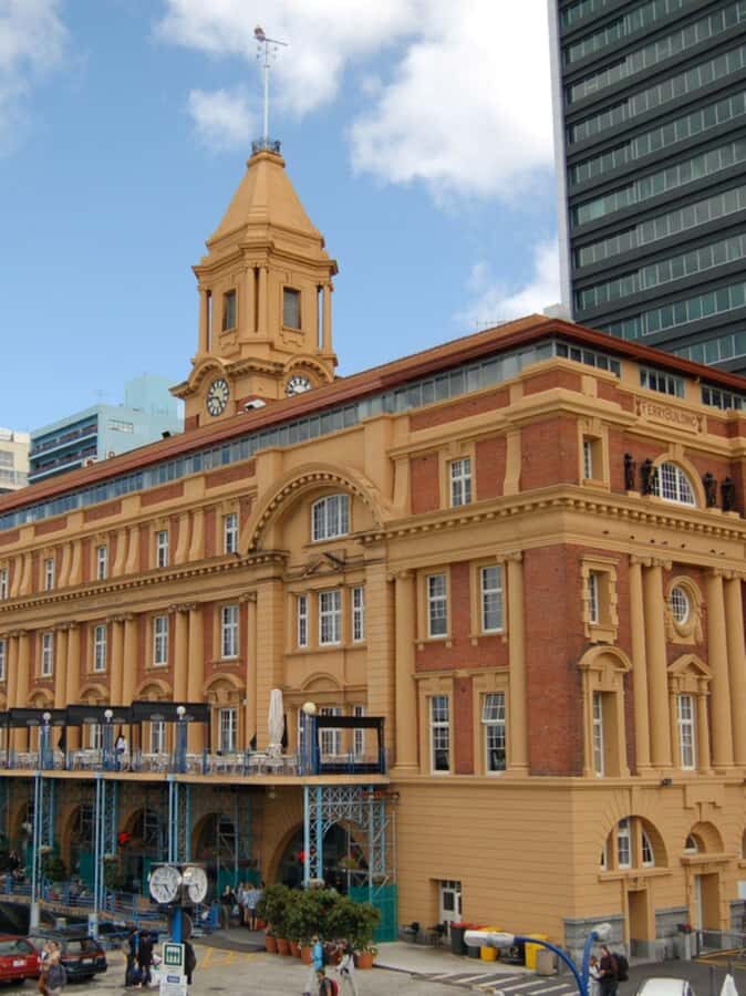 Auckland: Private Walking Tour with a Local - Culture stops: street art, café courtyards, and local hangouts