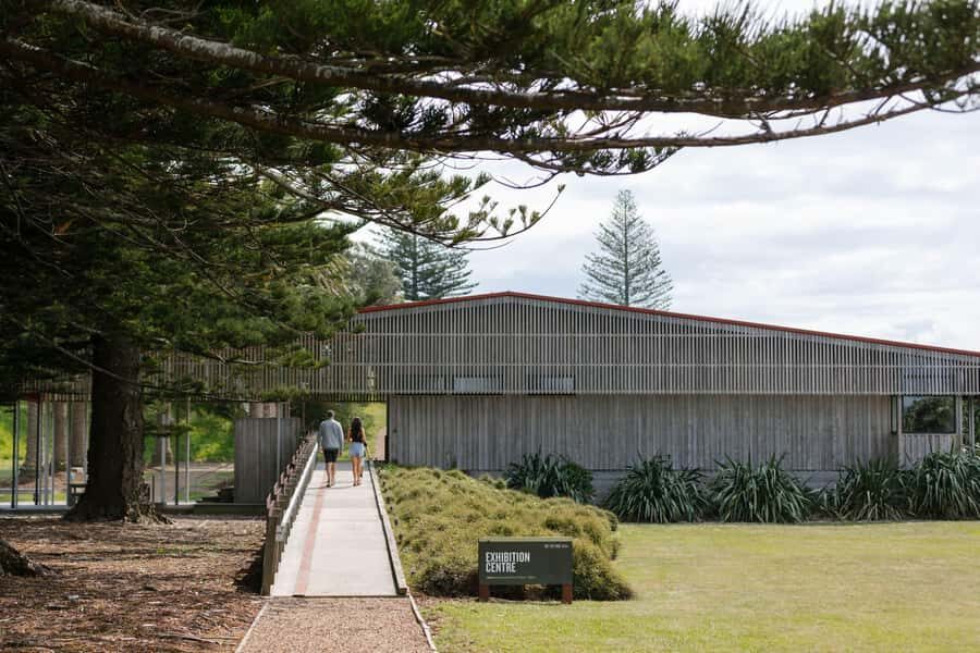 Auckland: Rotoroa Island and Man O'War Vineyard Combo Tour - A Day Trip That Runs Like a Tight Little Plan