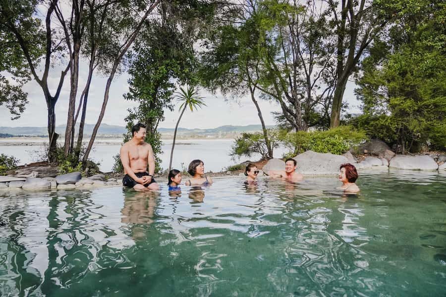 Auckland: Rotorua Highlights inc Wai-O-Tapu & Polynesian Spa - Key points at a glance