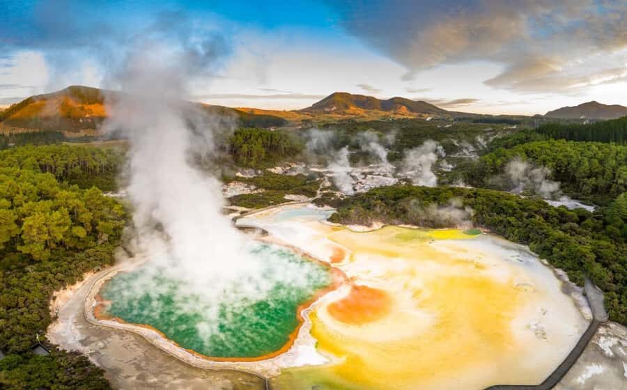 Auckland: Rotorua Highlights inc Wai-O-Tapu & Polynesian Spa - Polynesian Spa Deluxe Lake Spa entry: how to make the most of the mineral hot pools