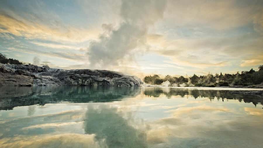 Auckland: Rotorua Highlights inc Wai O Tapu & Te Puia Tour - Who should book this Rotorua day trip (and who should think twice)