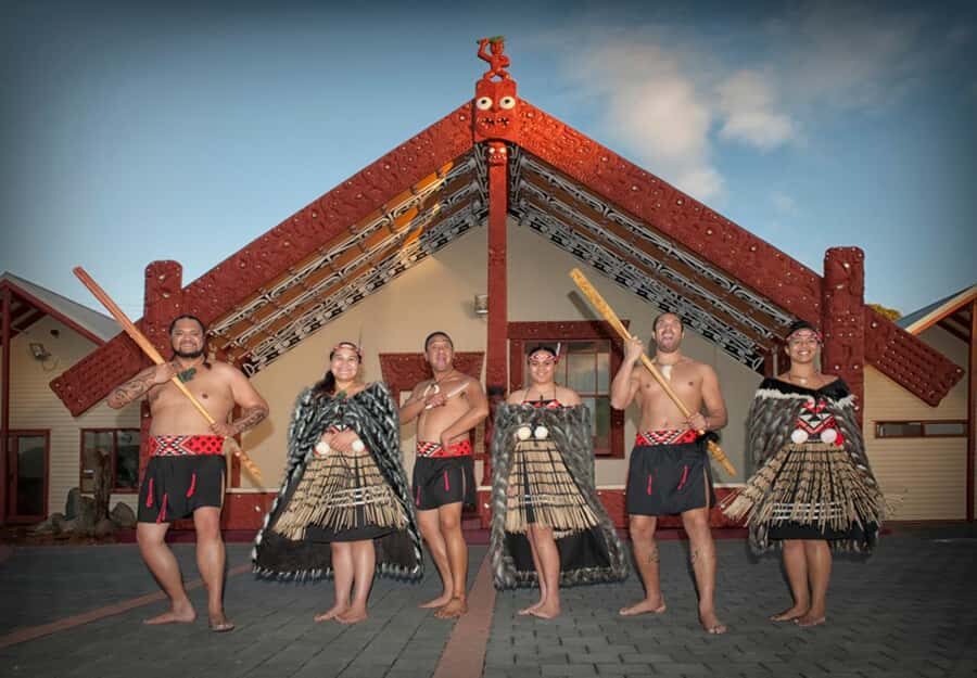 Auckland: Rotorua Living Maori Village Tour w/ Haka & Lunch - Auckland to Rotorua: the 12-hour rhythm you need to know