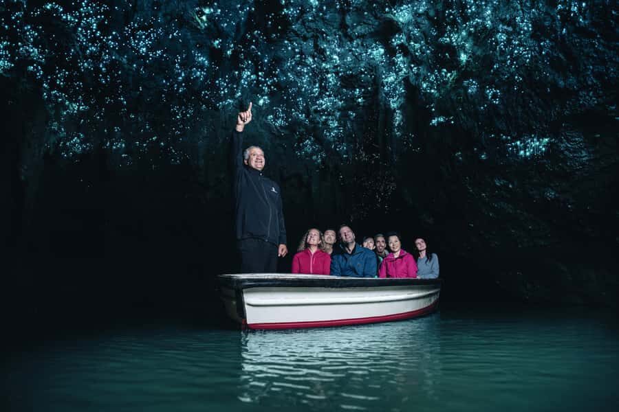 Auckland: Rotorua Māori Village & Waitomo Caves with Lunch - Key things to know before you go