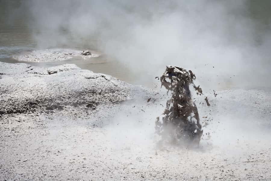 Auckland: Rotorua Wai-O-Tapu, Te Puia with Haka - Group size, guides, and how to avoid feeling rushed