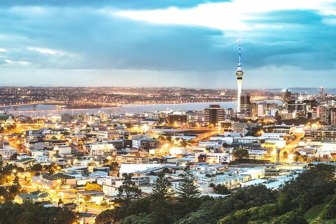 Auckland Scenic Tour : Must-See Sights in Half Day - Mission Bay: Beach Promenade Energy in a 20-Minute Window